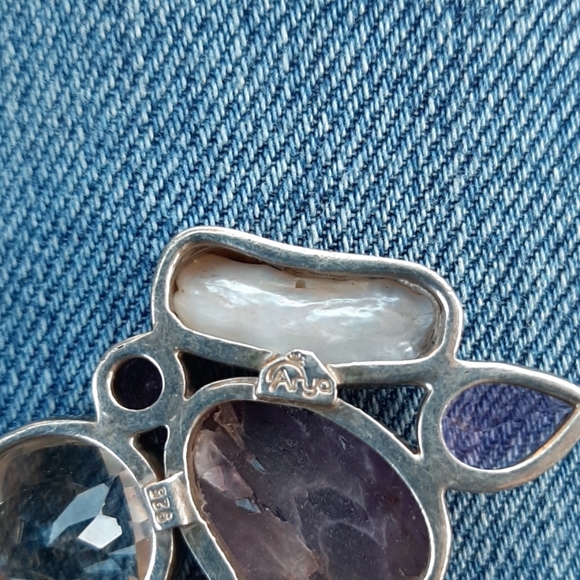 Beautiful Aryo pendant - Picture 3 of 4